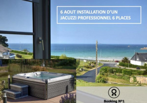 JACUZZI professionel Les pieds dans l'eau plage à 50 m